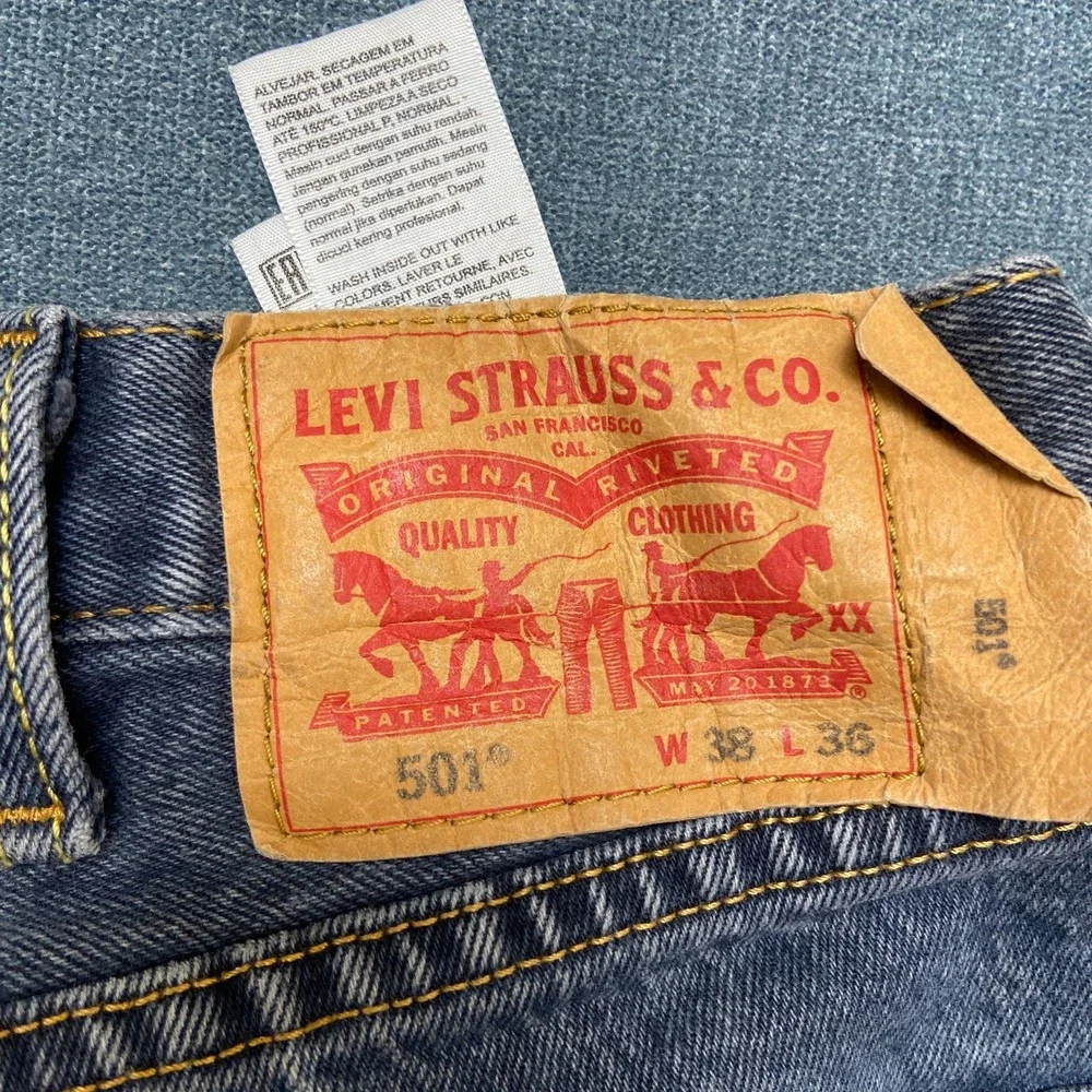 Levi's 501 Jeans Mens 38 Black Denim Straight Medium Wash High Rise Original Fit
